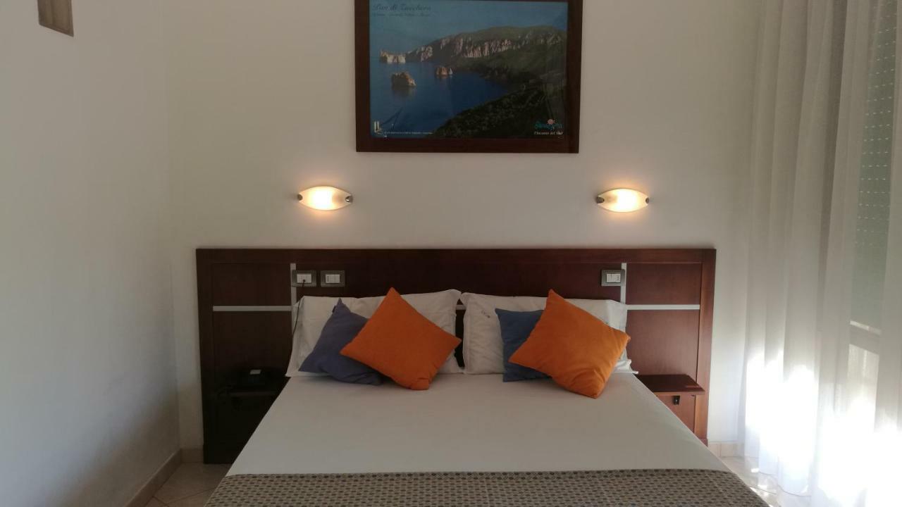 Hotel La Terrazza Кальярі Екстер'єр фото
